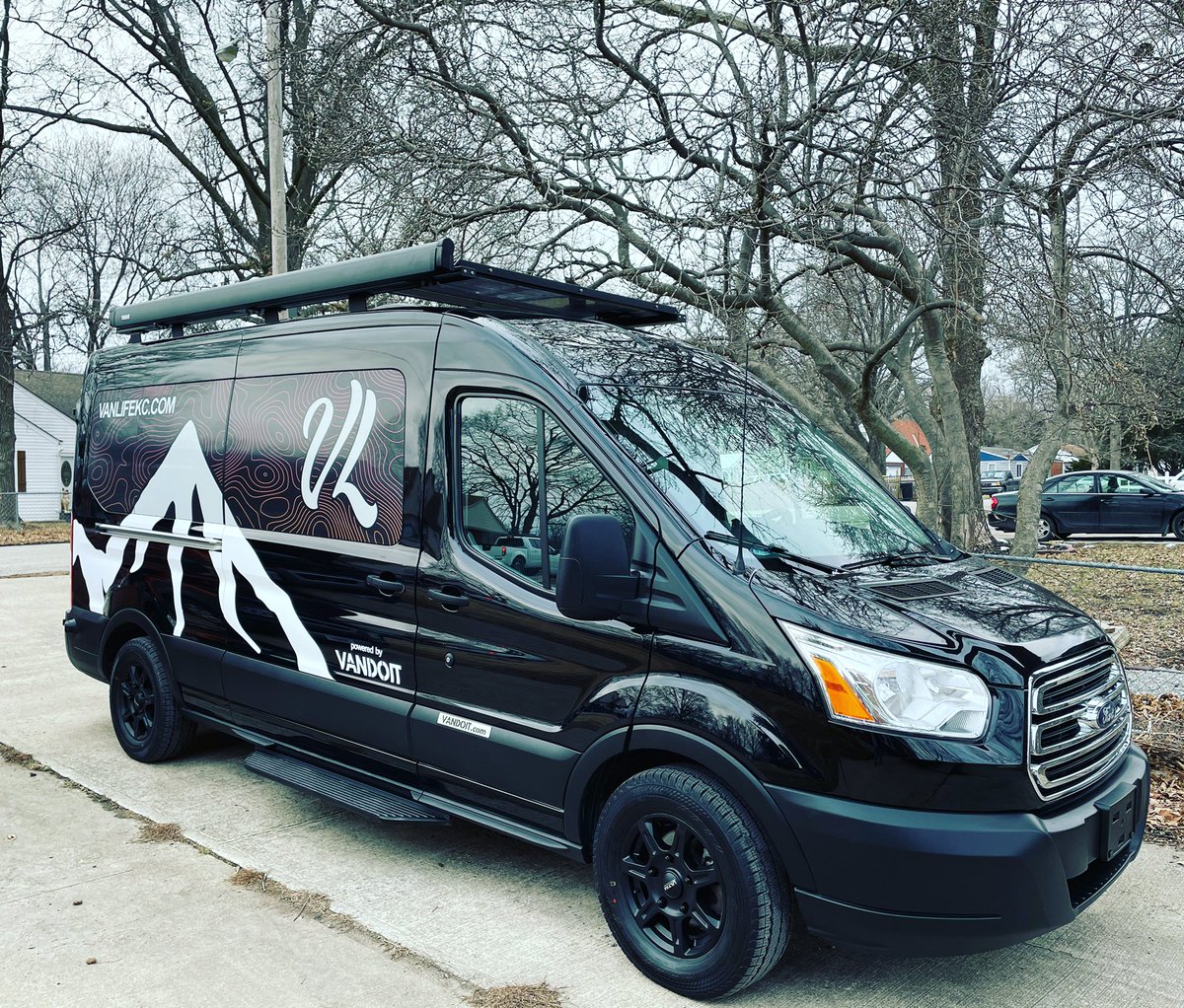VanLifeKC's tweet photo. #VanLifeKC has our newest addition to the fleet with #DarthVander from @vandoitco. He is mean on the outside and cozy on the inside. Are you ready to #chooseyourownadventure? Then reach out today! We have some special discounts on our website &amp; remember #campingissocialdistancing https://t.co/ZojpHPMpQN