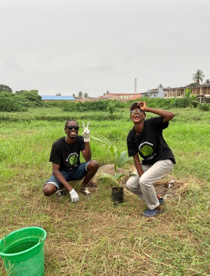 mol_yn's tweet image. Best Birthday !
I enjoyed every bit of #Communitrees. 
Highlights was listening to these kids name their trees. I am optimistic they will nurture their babies ❤️💚☘️🍀🌵🌴🌳🌱🌿.
@SustyVibes  #Communitrees #ClimateAction #NigeriaForNature