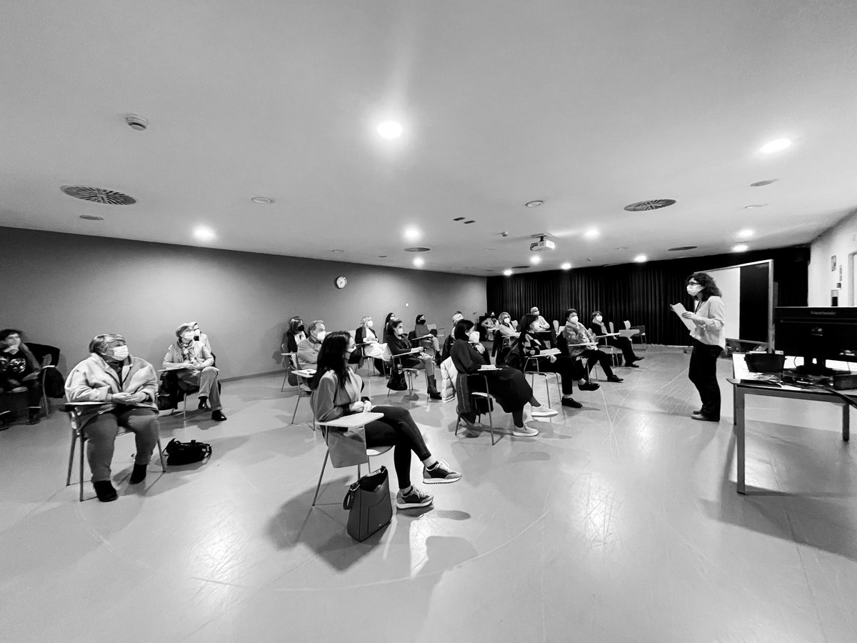 Xabionido's tweet image. Sesión para montar un lab ciudadano sobre conocimientos y saberes en @CivicanFCN . La sombra de @MedialabPrado es alargada y su legado enorme. Y que siga!!! #SaveTheLab