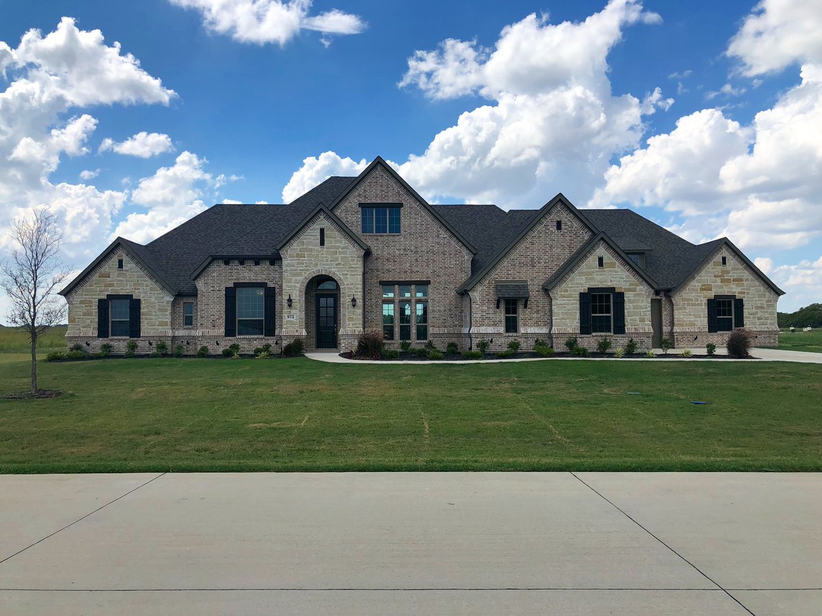 benwegmann's tweet photo. New homes on some land > https://t.co/fXruChMRNe