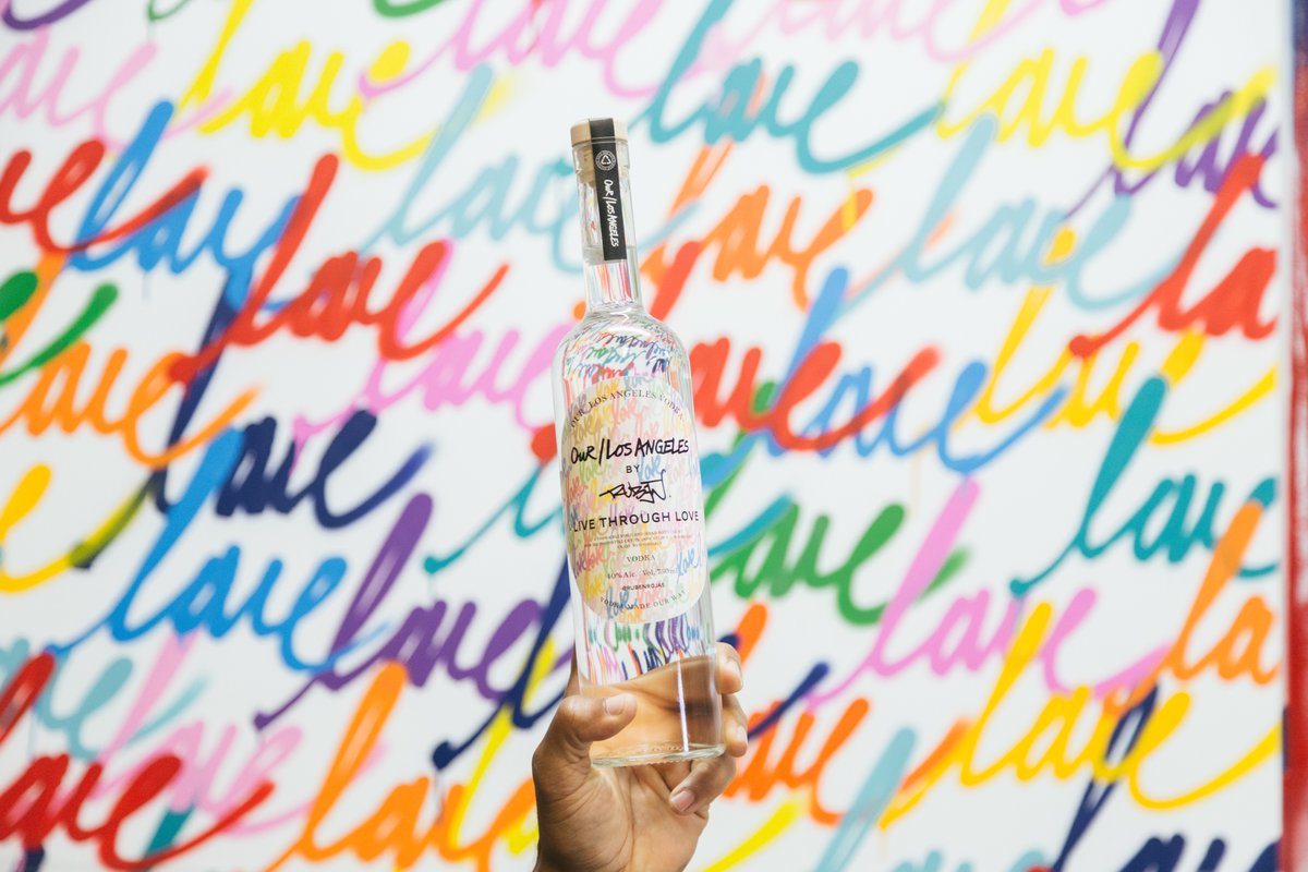 tipsydiaries's tweet photo. #TipsyForACause OUR/Vodka Los Angeles partners w. artist @RubenRojas to spread the message of 'Live through Love' ❤️ @Beautify_Earth #OURvodka #TipsyInLA #rubenrojas #beautifyearth #tipsydiaries - https://t.co/x0EoZzbI1K https://t.co/7WrK8gjEOd