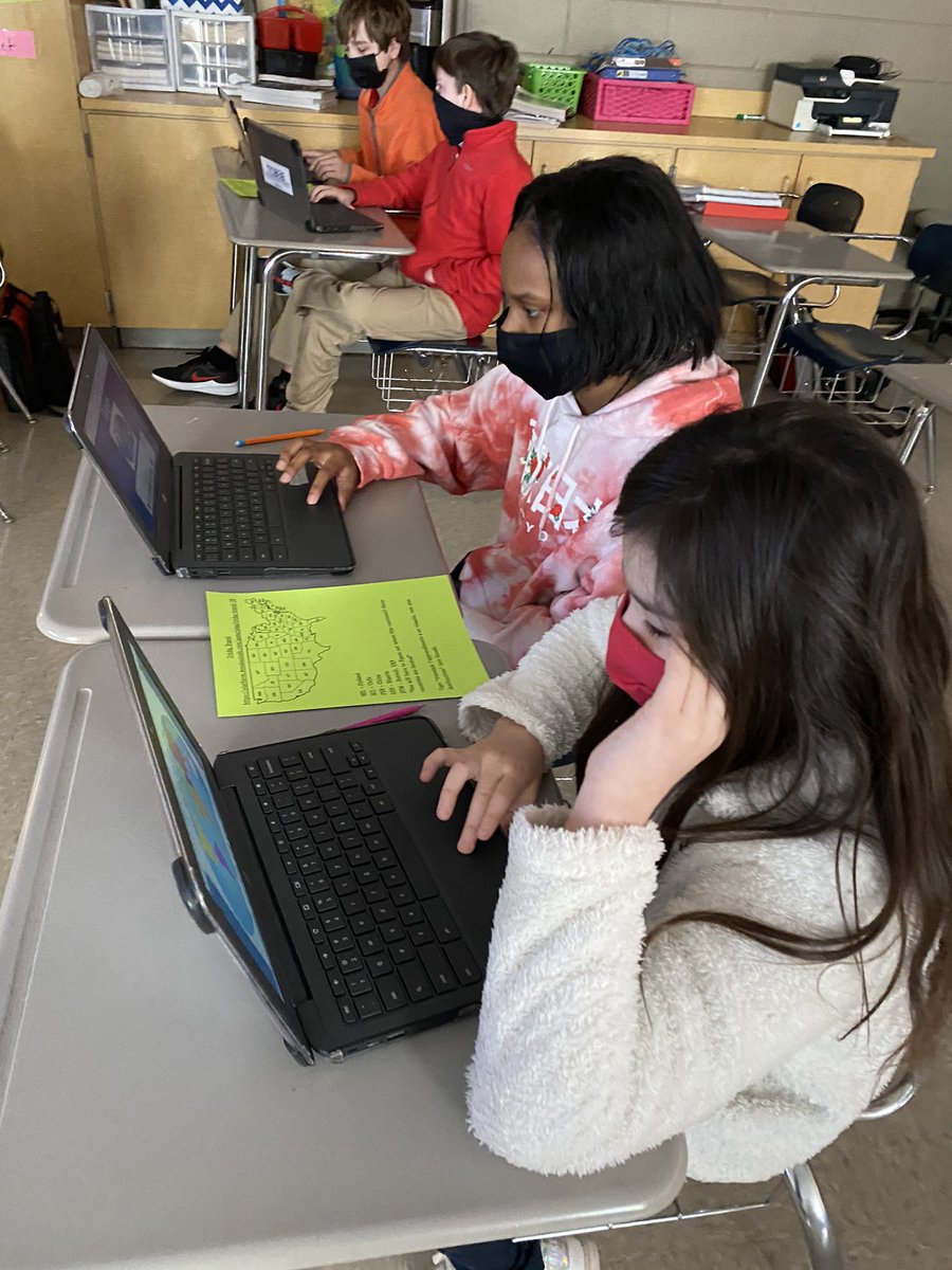 ausmms's tweet photo. 7th grade Geography students using @breakoutEDU on #DigitalLearningDay #DLDay2021 @tcboe @MunfordMiddleAL @BlairKSteffens #leadingtheway https://t.co/aDhhBVDcfS
