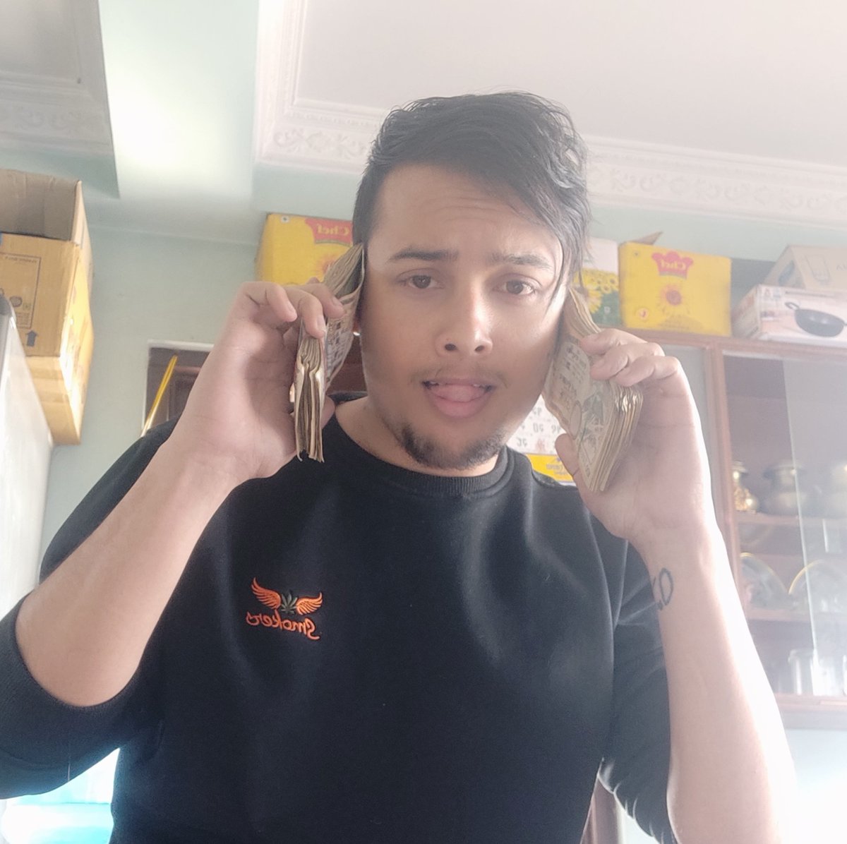 captainxomickey's tweet image. Listened to her problems, she called me a dream guy.
Came in 3.14 seconds, called that a cream pi!!
#notarapper