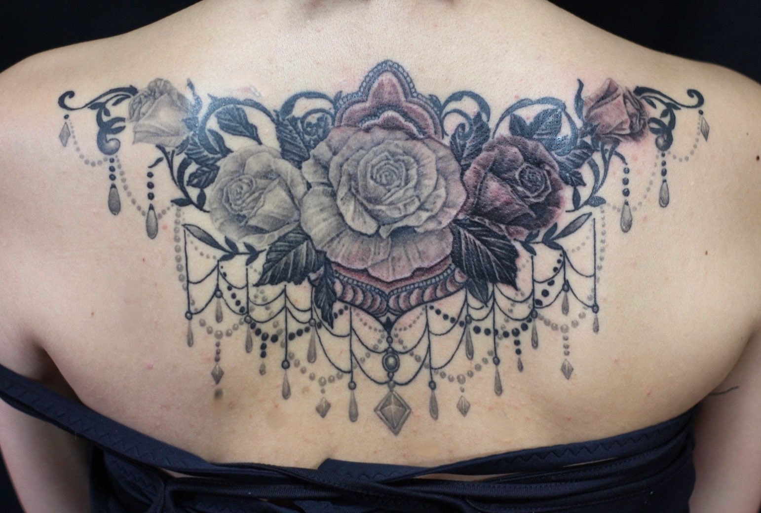 刺青師 彫写楽 Tattooist Gappi 薔薇のデザイン完成 刺青 タトゥー 洋彫り 背中 薔薇 アクセサリー ボカシ 完成 トライバル模様 合計7時間 いつもありがとうございます Tattoo Irezumi Rose Tattooist Horisyaraku 神奈川 相模原 橋本