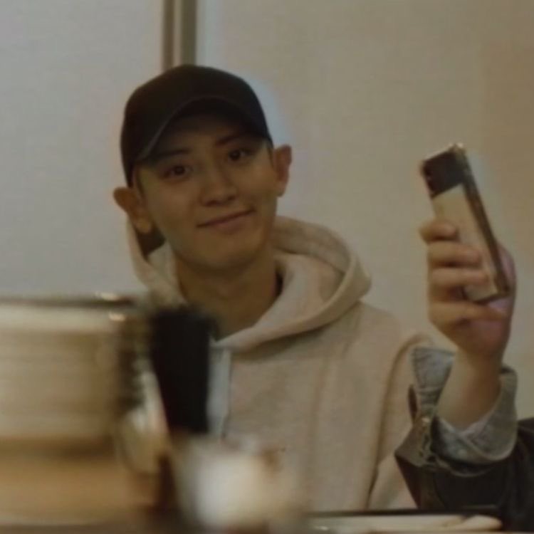 loeypics's tweet photo. Hello this is a new account dedicated to Park Chanyeol, I’d really appreciate if you’d share this account 💕 https://t.co/QuPlsQT06C