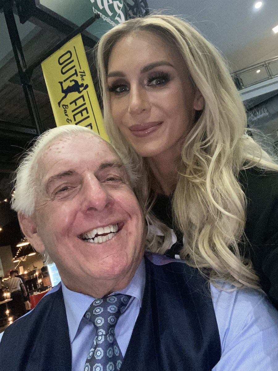 Charlotte Flair tweet media