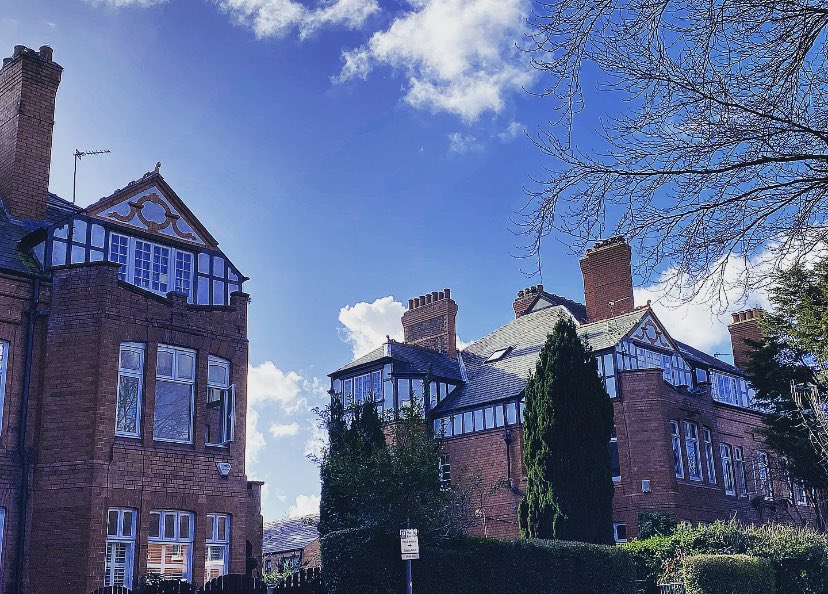 ZiaLombardi's tweet photo. Nice round here #Altringham 😍 https://t.co/TmqBkutbUy