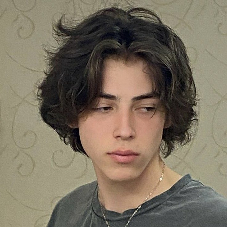 favscIeclerc's tweet photo. gente o menino que vai entrar no now united vou virar uniter https://t.co/LZACiwSPa0