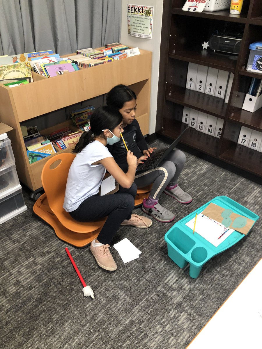 MrsNavarro_CE's tweet photo. I love making my bulldogs in charge or their own learning! Today students researched branches of government looking for Who? What? And Where? They will become the teacher next! #bulldogs #CEexpress https://t.co/kj4fOdMJn2