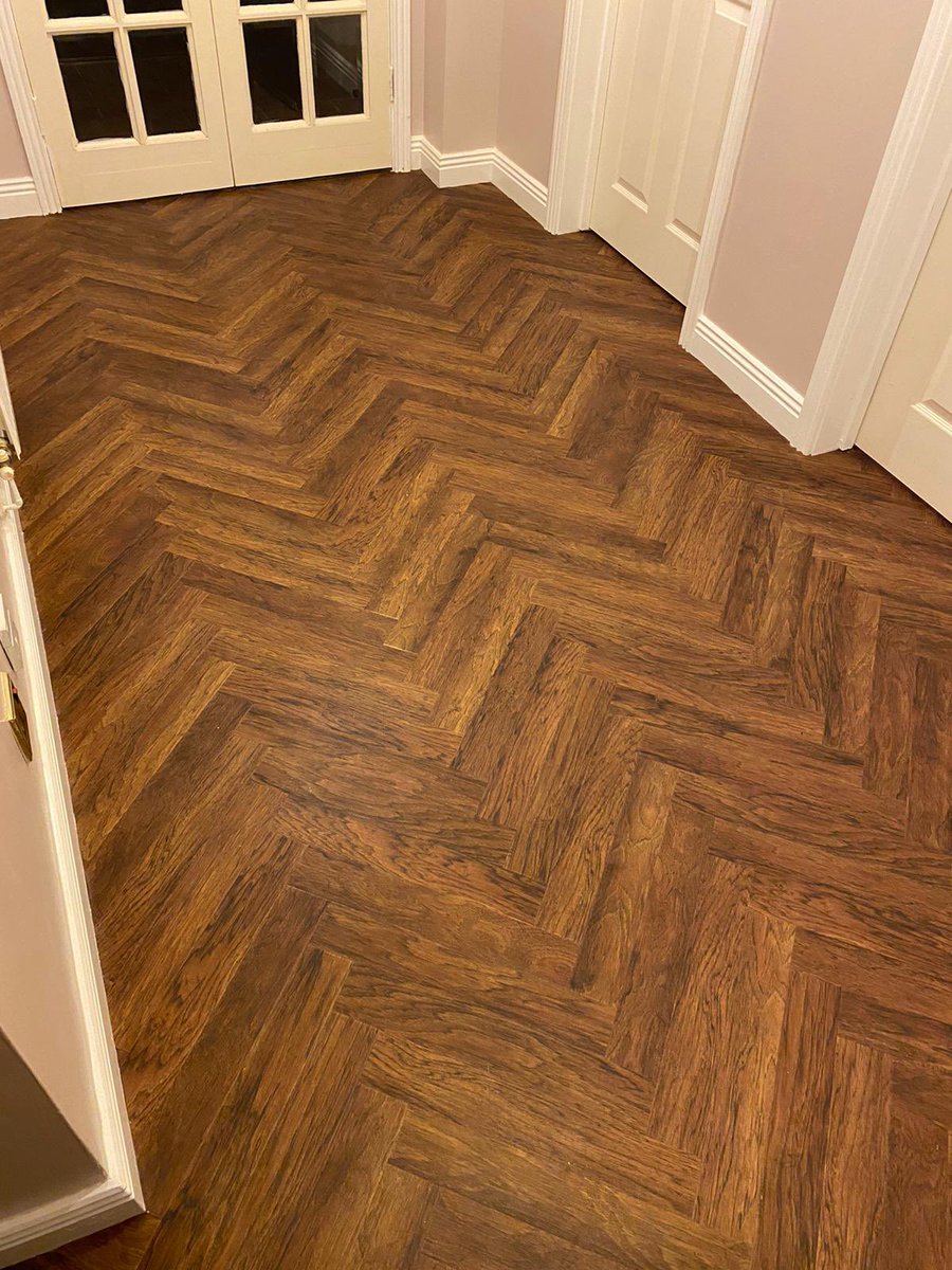 PjmFlooring's tweet photo. Amazing herringbone parquet effect luxury vinyl planks fitted to a hall and W/c. Colour is Distressed Aged Hickory #luxuryvinylspecialists #chestertweets #projectfloors https://t.co/rUtYEF5Oxo