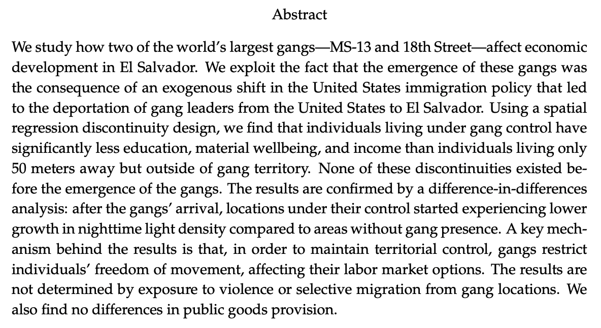 Salvadorans living under gang control have less education and income than people living only50m away, outside of gang territory……not due to exposure to violence, but restrictions on labor mobility.By  @melnikov_n_v  @cschmidtpadilla  @micasviatschi —>  http://www.micaelasviatschi.com/wp-content/uploads/2020/09/gangs_mobility_development-sep-3-2020.pdf