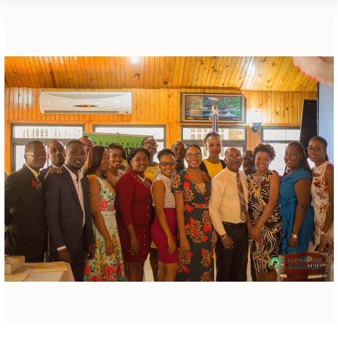 LFarmatrix's tweet photo. visite des Laboratoires Farmatrix à l'unité médicale de recherche et de formation permanente (UMREP) !
#TBT #UMREP #HAITI #LABORATOIRES #FARMATRIX #SWIPE ! https://t.co/db6JjsrQHq