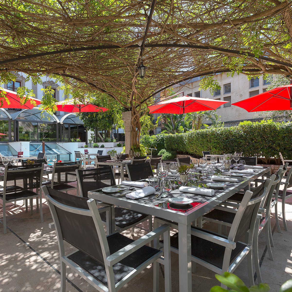 sollerweb's tweet image. Hotel Showcase.... 1 a day.... our hopes and dreams are for a summer of travel ✈️ ...and luxury hotels...

GRAN HOTEL SOLLER - 5 Star Elegance and Luxury in the heart of Soller

sollerweb.com/granhotel.html
Reservations: + 34 971 63 86 86
@_granhotelsoller