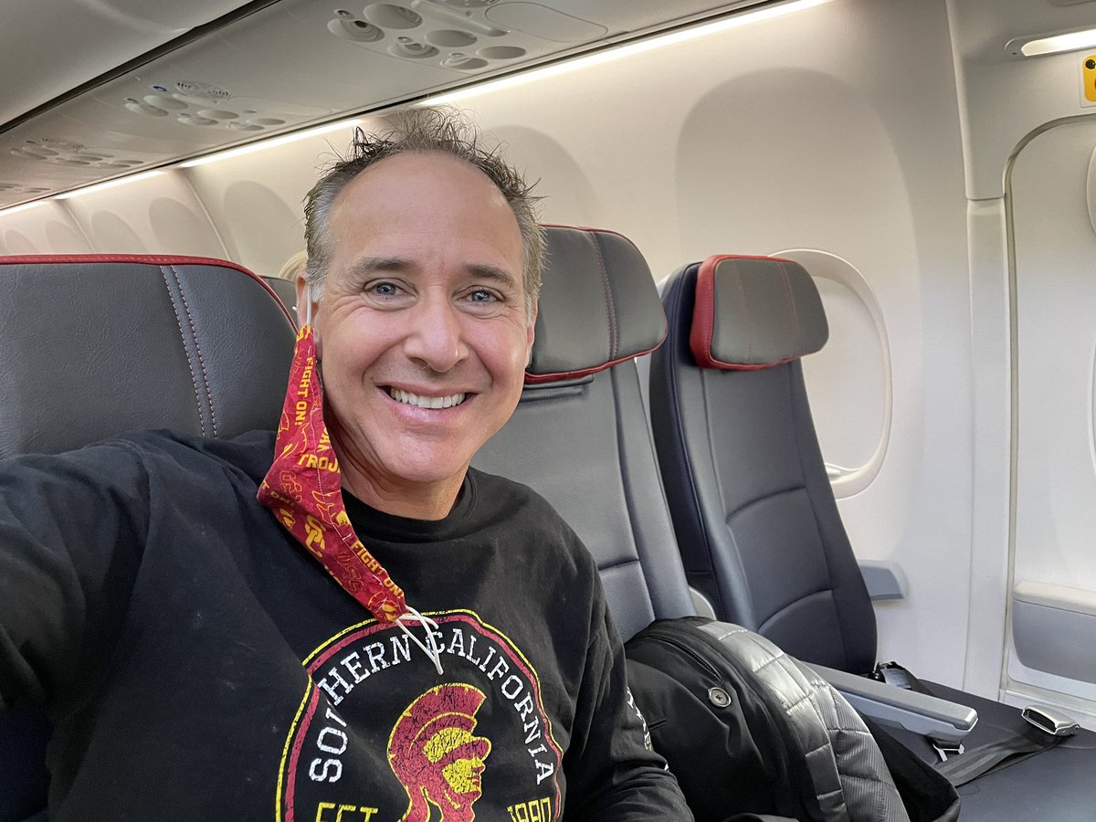 jasonfrenn's tweet photo. Emocionado de dirigirnos hacia otra actividad tremenda en Knoxville. So excited to be heading towards yet another great event in Knoxville https://t.co/Sivs05uD2F