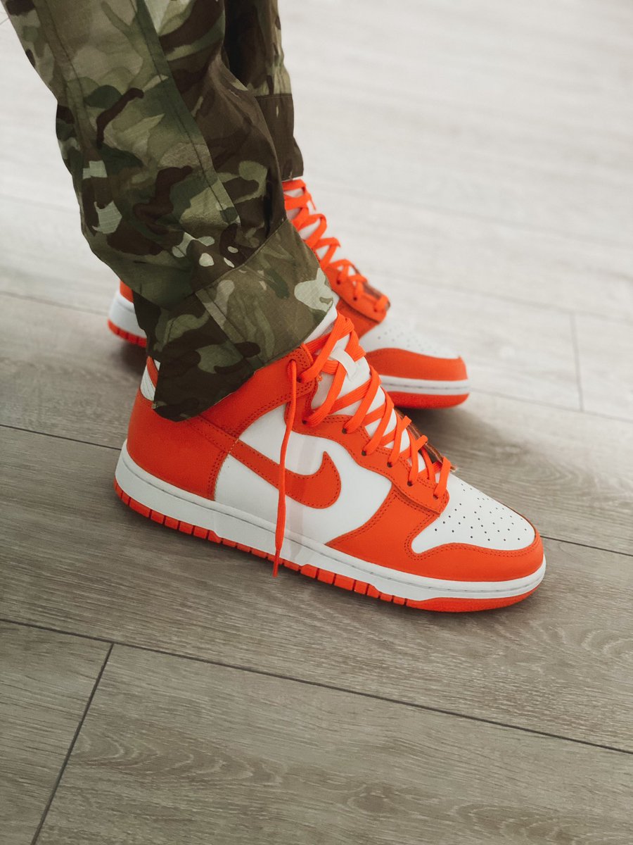 FitThemAll's tweet photo. Nike Dunk High « Syracuse » 2021 🍊

La paire arrivera finalement le 11 Mars prochain en tailles Mens, WMNS et Kids ⏳✔️

Dans les must cop du mois de Mars? ☀️ https://t.co/dqNjRKlv96