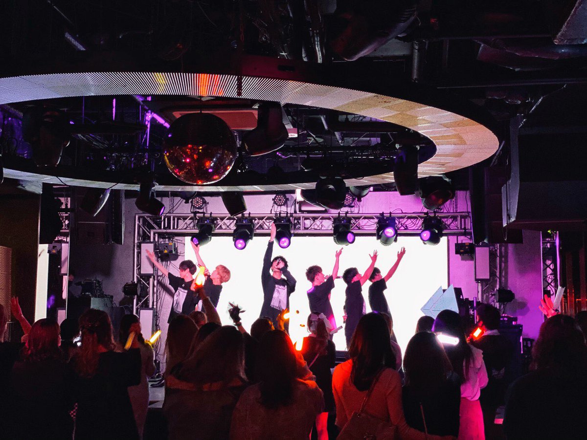 popjunkschool's tweet photo. 🏫ポップ主催&amp;Sho卒業ライブ

本日の主催ライブもお越しいただき
ありがとうございました！
本日をもちましてリーダーのShoが卒業いたします。
デビューしてからShoを応援してくださった方々ありがとうございました
約1年間リーダーとしてグループを引っ張ってくれたShoお疲れ様でした🙇‍♂️ https://t.co/9jzcKoCdHM
