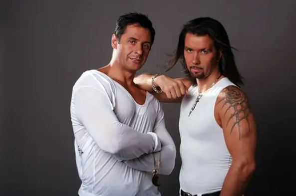 песня двух певцов. современные группы музыкальные. Jony джахид 2020. сережа лазарев. бен эль тавори.