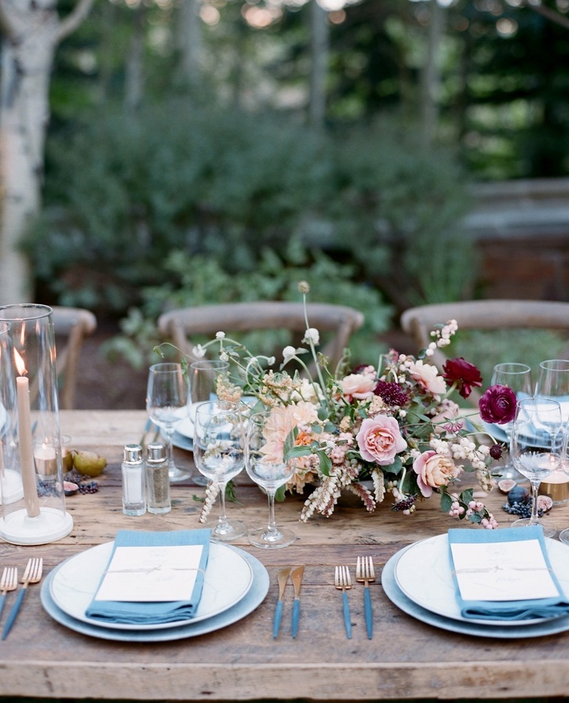 FireflyMethod's tweet image. PRO TIP FOR PLACE SETTINGS⁠
⁠
Ever run into a caterer that doesn't want the plates on the table for the reception? This is usually because they want the plates in the kitchen so they can start plating the first course for smoother service. This absolutely makes sense, but do…
