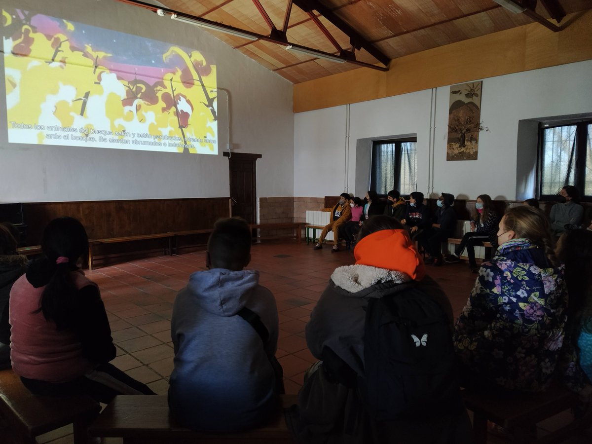 LIFETerraEurope's tweet photo. Day 1 of a planting event Life Terra did at Huerto Alegre with scholars from CEIP San José de Calasanz (Málaga). Together, we planted 42 trees with 29 kids from 9-11 years old (5th and 6th school grades).
#trees #plantingtrees #letsplantogether #kids #education #climatechange https://t.co/TFWE38toSa