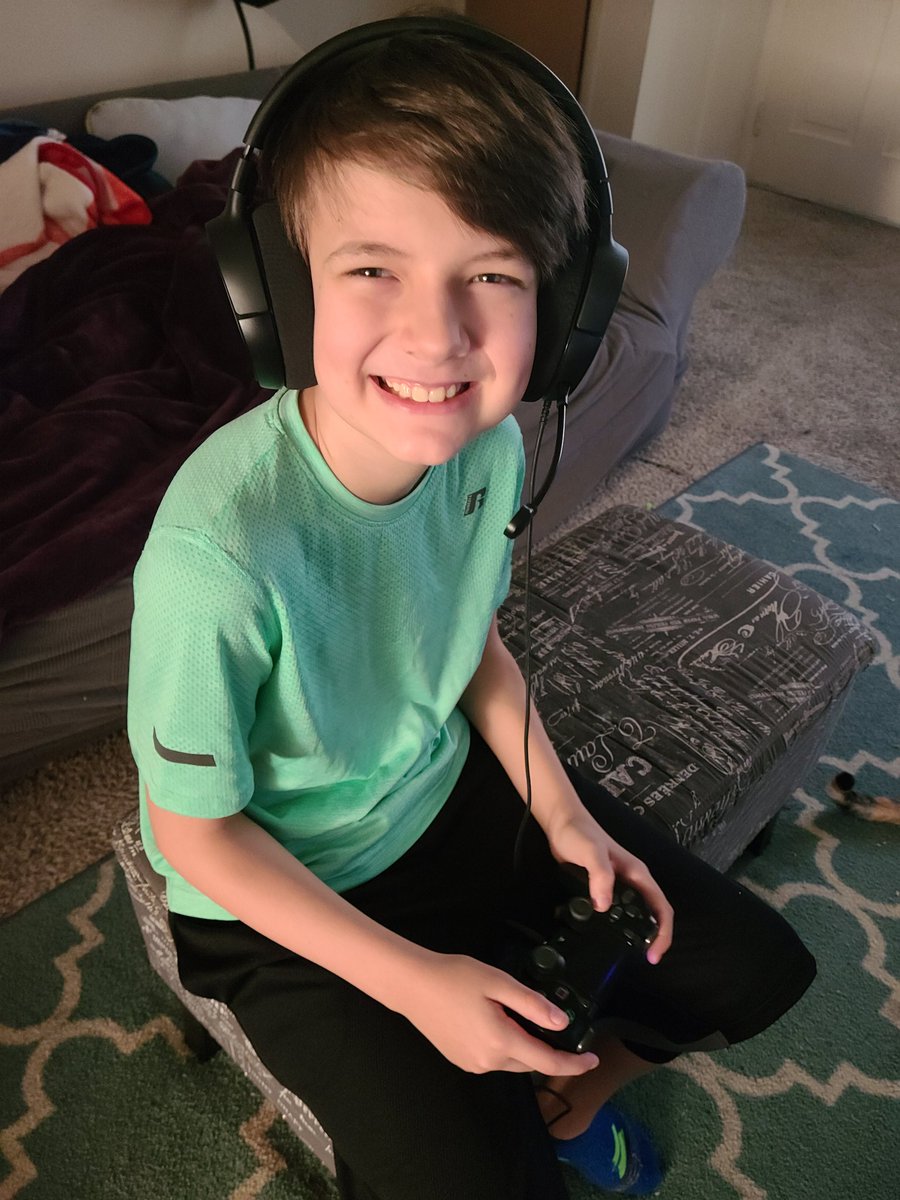 Haiii twitter. Today is my oldest son, ESavage's 11th Birthday.

It would totally make his day if any of his favorite streamers could wish him a happy bday. 

So <a href="/Ninja/">Ninja</a> <a href="/MrBeast/">MrBeast</a> <a href="/SSundee/">SSundee</a> <a href="/x2twins/">x2Twins</a> <a href="/Lazarbeam/">LAZAR</a> could any of you spare a happy bday to ESavage for me pretty please??