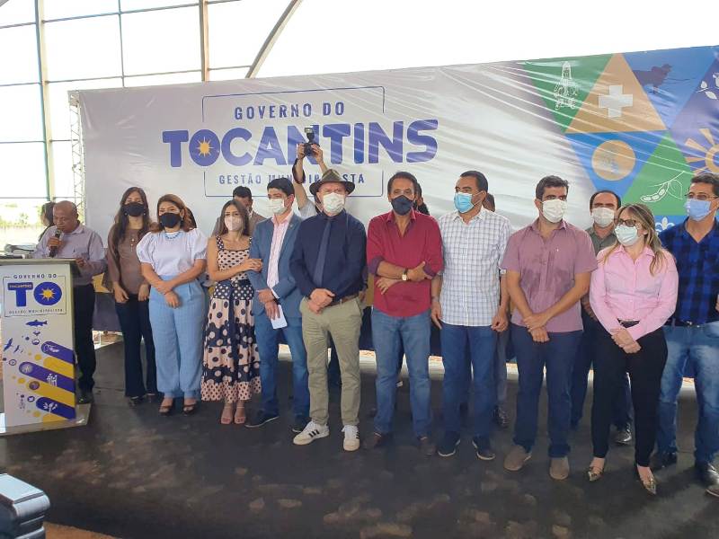 WanderleiTO's tweet photo. Deu início a solenidade. Importante momento para Paraíso do Tocantins.🤜🤛 @celsomoraispso
#Obras #Escolas #Educacao #GovernoTO #ViceGovernador https://t.co/z6NzHqrlde
