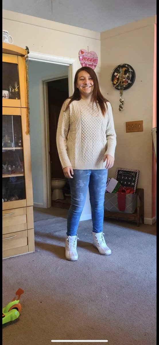 lcex35's tweet photo. My first born is soooo tall. https://t.co/Q8m9pSdvGG
