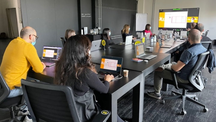 Logotel's tweet image. We’re all CONNECTED for the 2021 Kickoff.
The payoff is "GET IN TOUCH", an invitation to explore all the dimensions of CONTACT to make it even more HUMAN! We are building a new alphabet, we are experimenting with physical and virtual tools.
And above all ... we're having fun😀