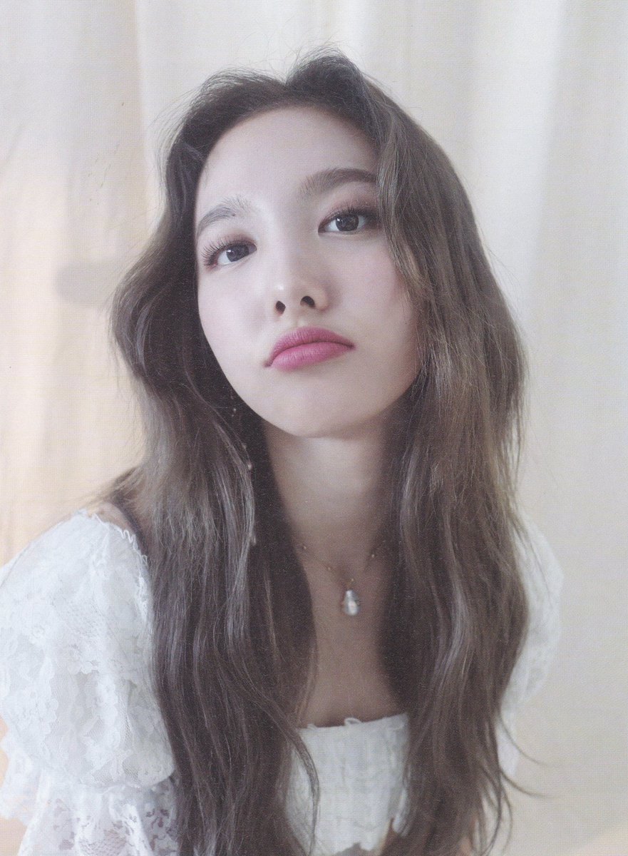 archivenayeon's tweet photo. she's so gorgeous https://t.co/KH29BmTXHp