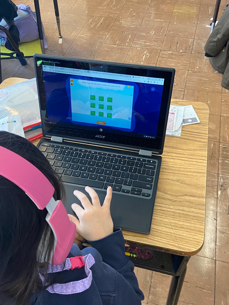 Bwatson_ics's tweet image. Digital learning day! We work on I-ready.. EPIC.. Splashlearn.. and SEESAW! @mrsdangelo_ICS @ICSchool_Tech @MaureenHarten @MichaelDeegan10 @Seesaw @SplashLearn #DLDay2021