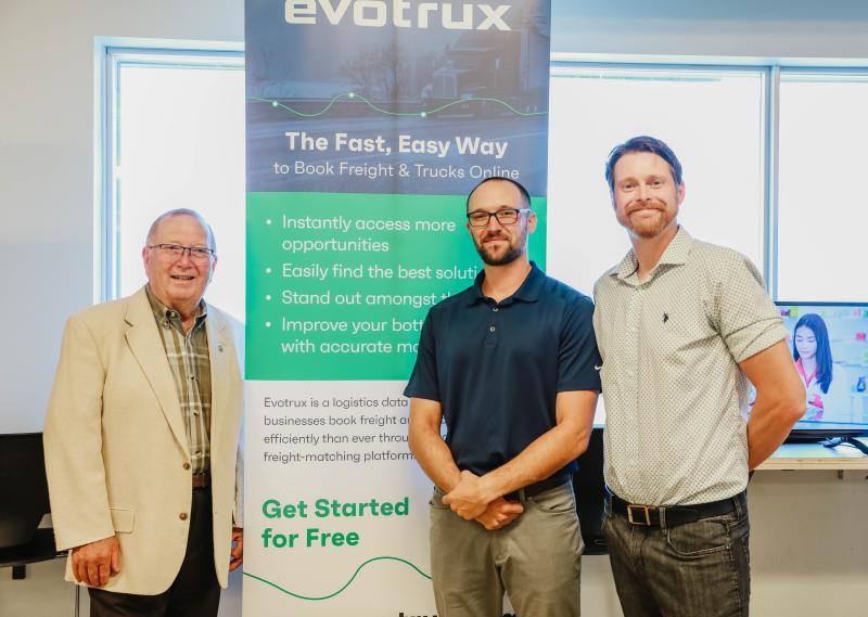 Evotrux's tweet photo. It's #techweekmb and we are proud to be part of the changing transportation industry.

Thank you @TechManitoba and @MinEichler for understanding the importance of a strong tech sector.

#Transportation #logistics #tech #startup #freightmatching https://t.co/P2WKfm41mJ