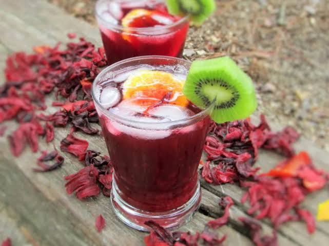 Nig_Farmer's tweet photo. #NaijaFarmerTips 
Do you need energy in the other room?
Do you have to be pumped or touched like grinding machine before you become charged?

Solution.

Make Zobo Drink a part of your daily drink.

It'll increase &amp; improve your sexual drive &amp; Stamina

Retweet to your Followers 😊 https://t.co/CwvIRTCA54