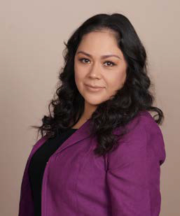 FBGServiceCorp's tweet photo. Luz is something quite special. Congratulations on being named Employee of the Year for the Minnesota District!  🤗 We are so very lucky to have your talent and attitude on out team! Read more about Luz: https://t.co/kaxXXGfrQx https://t.co/wo6M9VxYoc