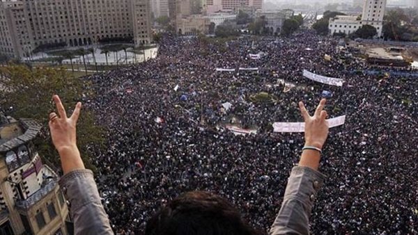 Yf0r7dcdPI1e7Pt's tweet photo. أنا اقدم شارع فيكى،
و آمالك م اللى باليكى
أنا طفل اتعلق بيكى
فى نص السكه و توهتيه
أنا لو عاشقك متخير ،
كان قلبى زمانه أتغير
وحياتك لفضل أغير فيكي لحد ماترضي عليه .
🇪🇬❤️✌️

#ثوره_طلاب_الجامعات_يوم_27 
#ثوره_طلاب_الجامعات_يوم_27 https://t.co/otMU0dFf3Y