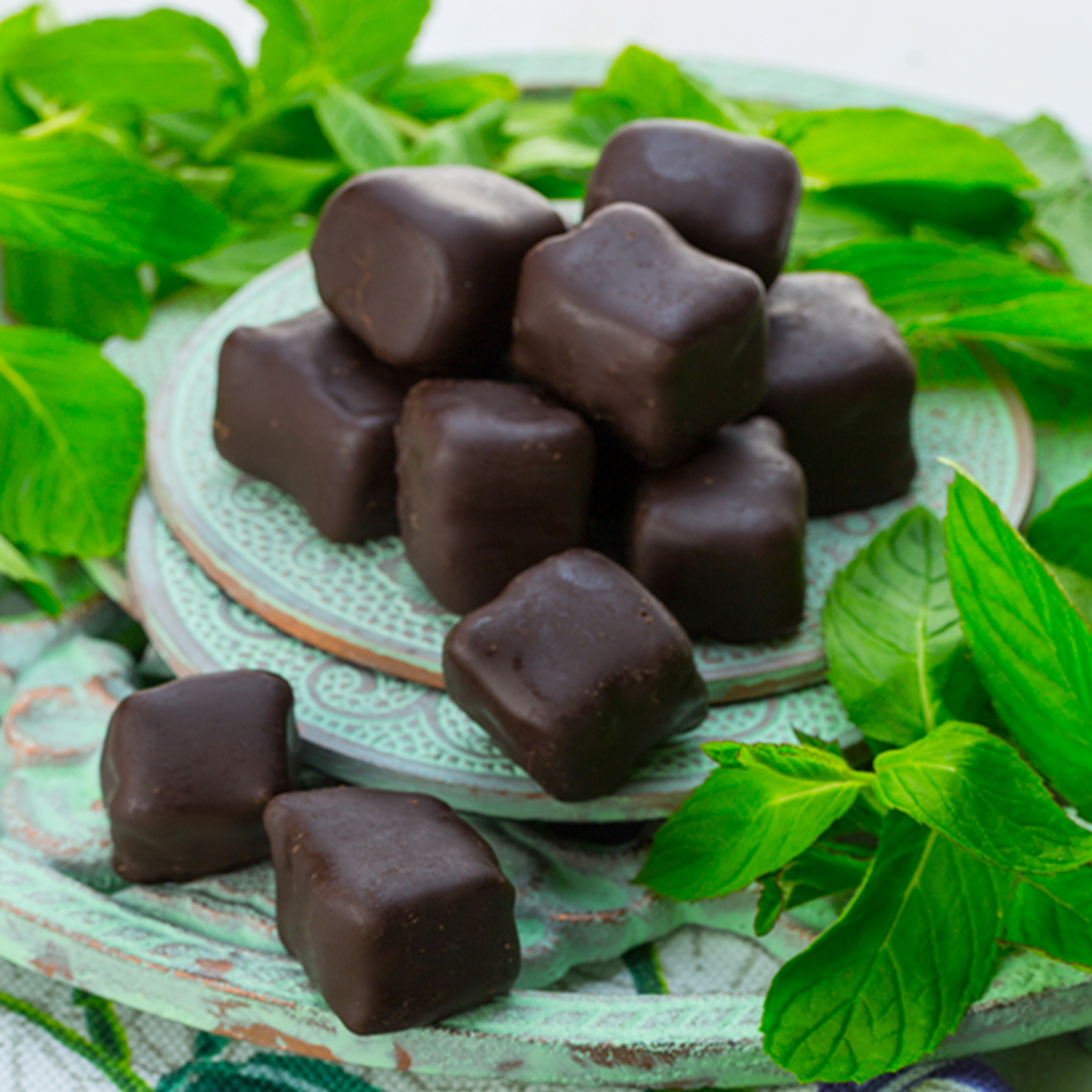 Fatimaa1932's tweet photo. Nane ferahlığını çikolata ile yaşayın...
Live the freshness of mint with chocolate ...

#chocolate #turkishdelight #freshness #fatima1932 #istanbul https://t.co/cYOITei5wm