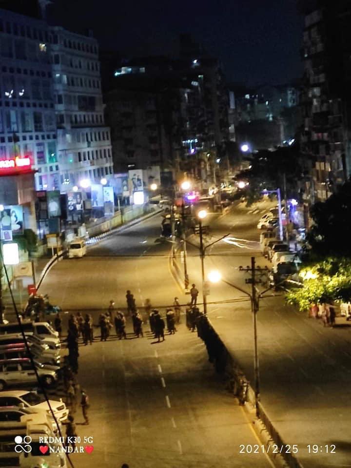 The road is full of water cannon,prison vans and tanks-acted as police car and the soldiers are still deployed in full scale in Kyauk Myaung,Tamwe Township,Ygn!More than 20ppl have been arrested and they used tear gas,batons and bullets
#WhatsHappeninglnMyanmar 
#Feb25Coup