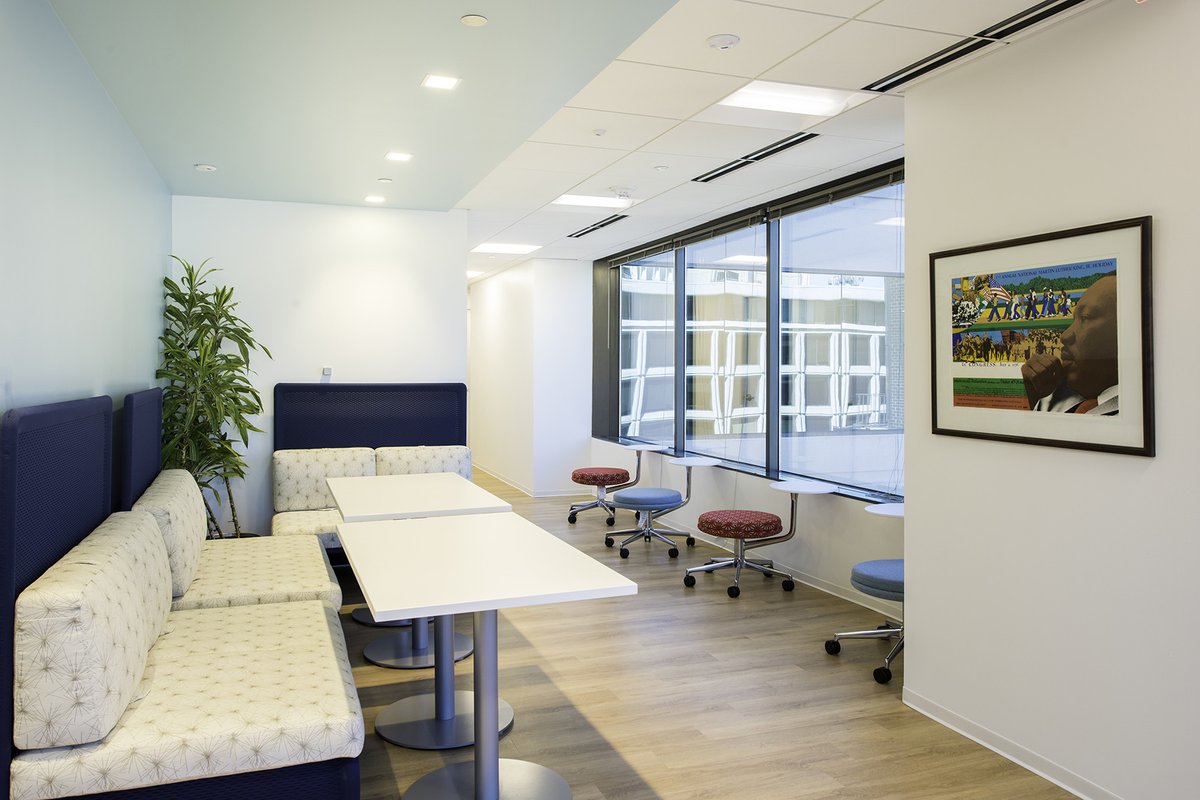PerisConstruct's tweet photo. Peris' craftsmanship creates the region's most refined workspaces. From offices, to kitchens and lounges, Peris adds a unique touch to every project.
#Formarchitects #officespace #officedesigns #officesetting #construction #remodel #newdesign https://t.co/dMmtjQlb8i