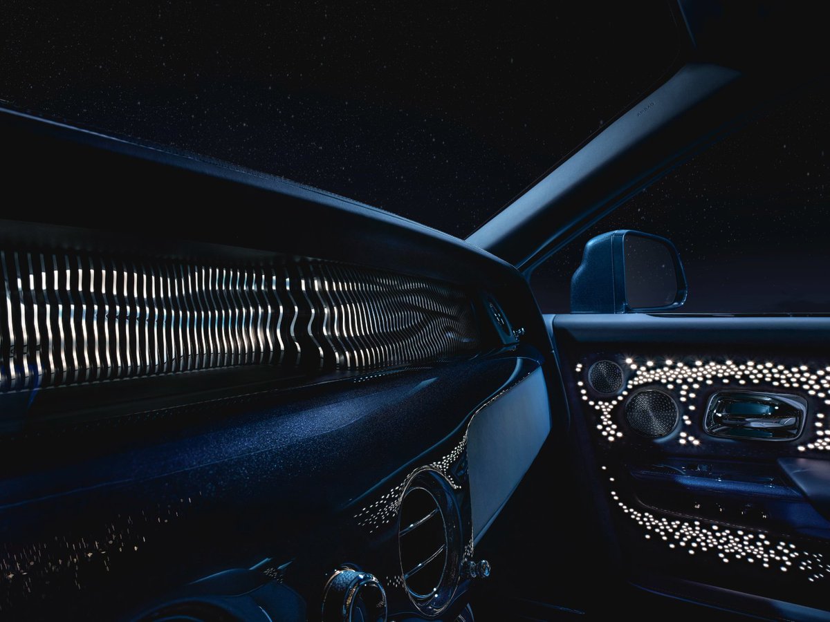 rollsroycecars's tweet photo. #PhantomTempus displays the ‘Frozen Flow of Time’ Gallery which uses a single billet of aluminium, milled to form 100 individually contoured columns representing the 100 million year period of a rotational spin of a pulsar star.
#RollsRoyce #InspiringGreatness https://t.co/0rNbRnm1FV
