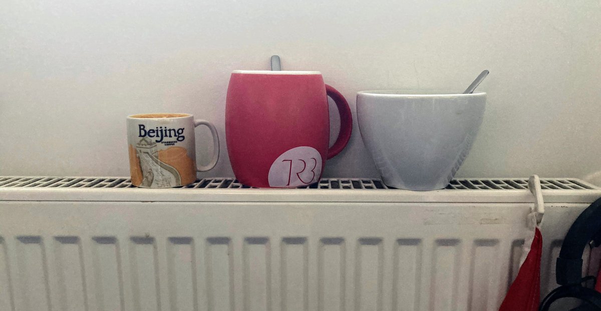 Früher waren Kaffeepausen in einer Fortbildung irgendwie anders...
#Coronaistdoof #präsenzkaffee