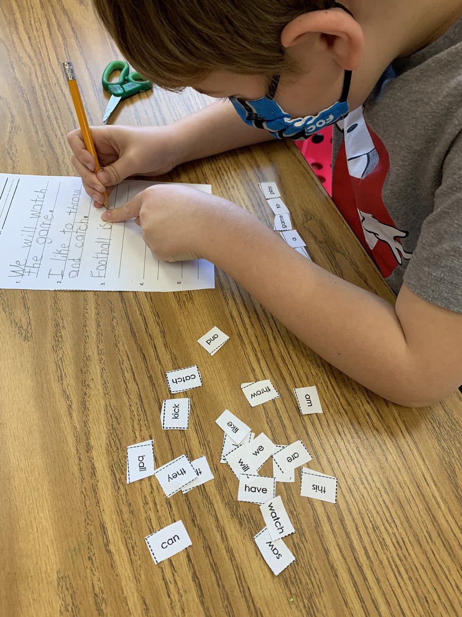 shellhaze's tweet photo. We had fun rearranging word cards to make 5 different sentences. I love how creative they are. 😊❤️ #@mrjamesfrye #@KTLunz #1stgradersrock #ilovemykids #claremont https://t.co/af8AhuCwpj