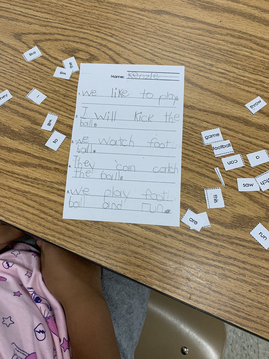 shellhaze's tweet photo. We had fun rearranging word cards to make 5 different sentences. I love how creative they are. 😊❤️ #@mrjamesfrye #@KTLunz #1stgradersrock #ilovemykids #claremont https://t.co/af8AhuCwpj