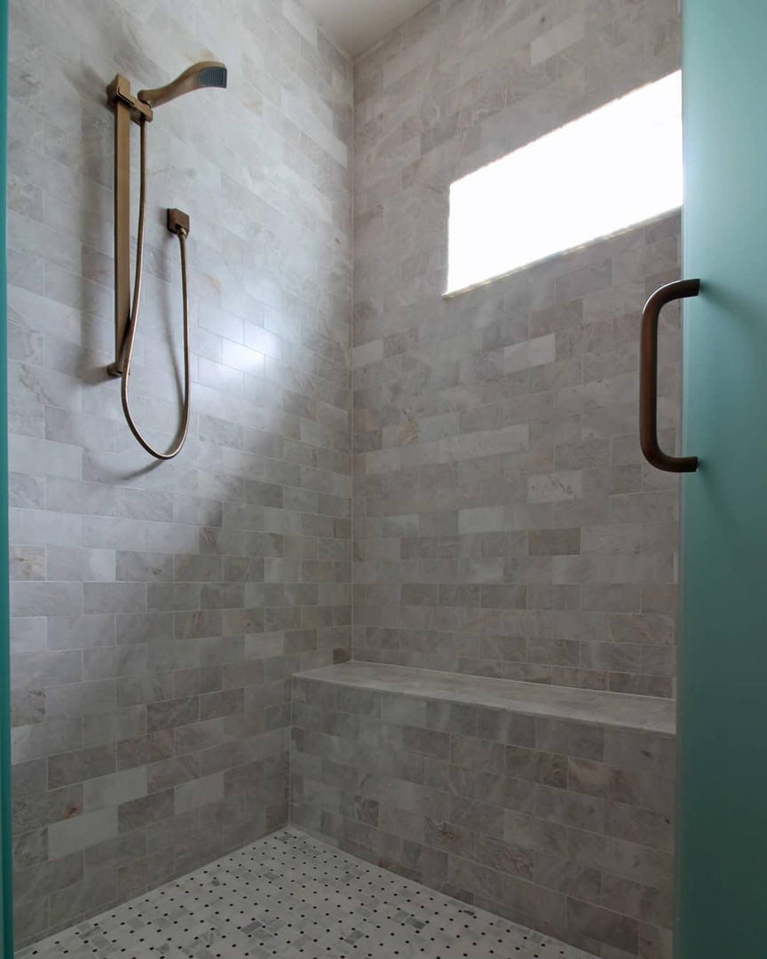 Look at this spacious shower. If you like what you see, let's make this happen in your home.
.
#showerremodel #kansascity