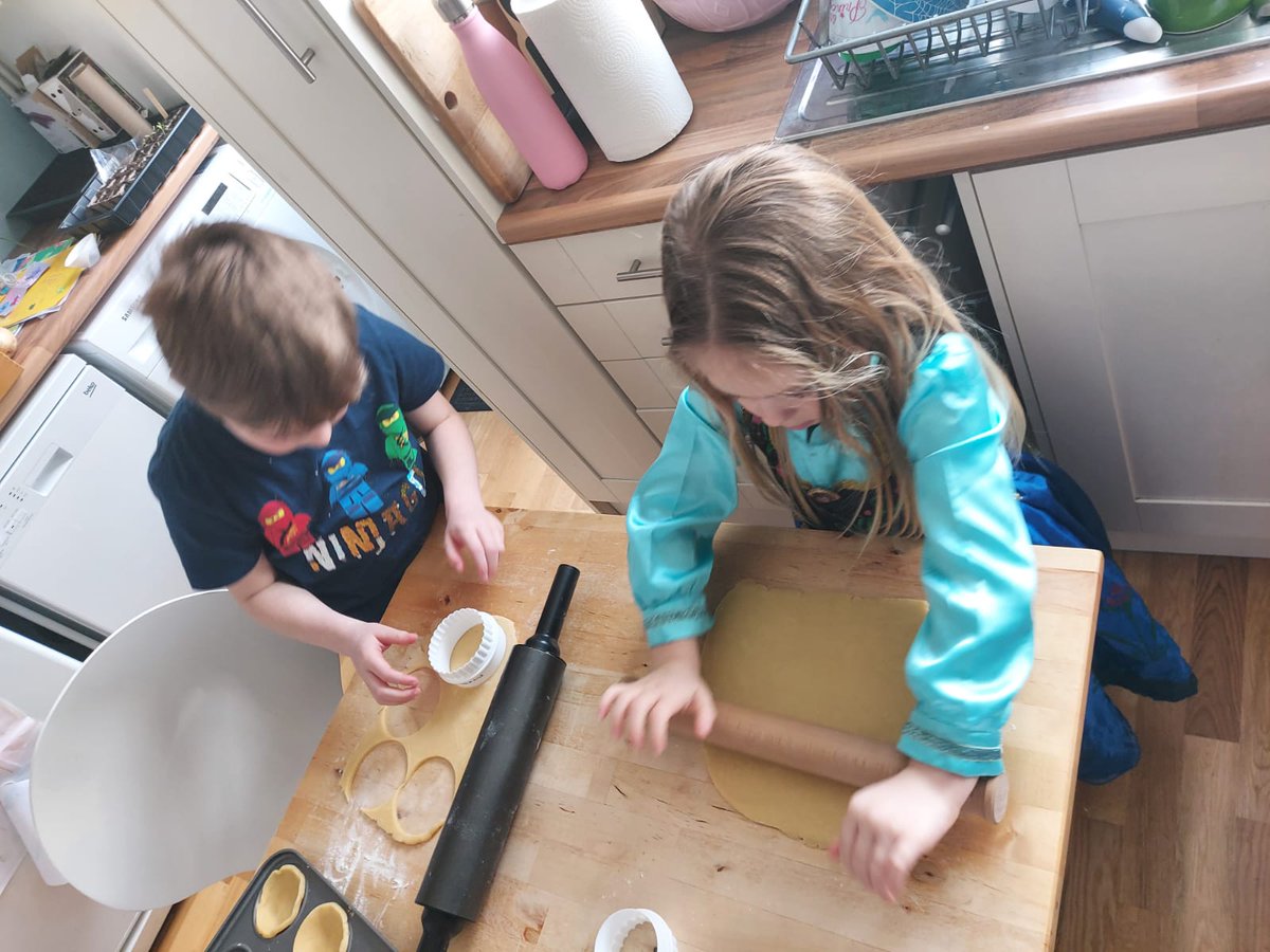 MattSouthgate80's tweet photo. It's pastry week for #coxellskitchen bake off. Jam tarts and mince pies from Thomas and Rosalie. These won't last long @FoxHill_Primary https://t.co/PT6a9i3nxS