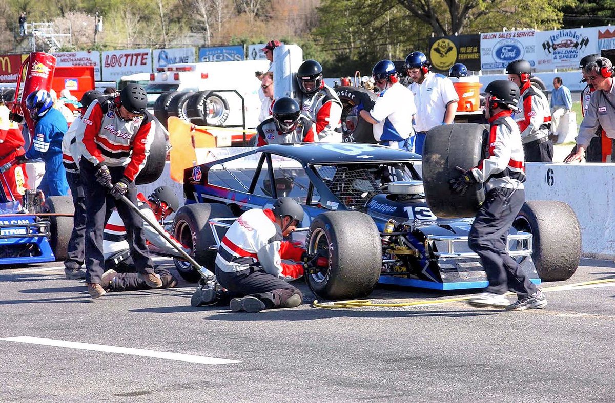 StaffordSpeedwy's tweet photo. Throwback👉 Pit stop for Ted Christopher and the #13 Mystique team in the 2002 Spring Sizzler. 

TC would go on to win 🏆
📸 Howie Hodge 
#Throwback #TBT #Mods #TC #TedChristopher https://t.co/qVSVMtG23s