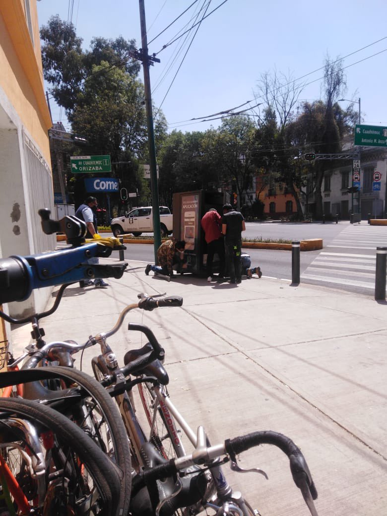 Roma Norte (@romanorte3) on Twitter photo #bioboxmx colocaron en Querétaro Monterrey en un cruce seguro, dentro del sendero seguro para ellas y trolebici de eje 2 sur, este lugar es un punto ciego para el trolebús, por seguridad vial no debieron colocarlo aquí, <a href="/LaSEMOVI/">Secretaría de Movilidad CDMX</a> <a href="/SOBSECDMX/">Secretaría de Obras y Servicios CDMX</a> <a href="/AlcCuauhtemocMx/">Alcaldía Cuauhtémoc</a> <a href="/Claudiashein/">Claudia Sheinbaum Pardo</a> <a href="/ferif_/">Fer R</a> #bioboxmx colocaron en Querétaro Monterrey en un cruce seguro, dentro del sendero seguro para ellas y trolebici de eje 2 sur, este lugar es un punto ciego para el trolebús, por seguridad vial no debieron colocarlo aquí, <a href="/LaSEMOVI/">Secretaría de Movilidad CDMX</a> <a href="/SOBSECDMX/">Secretaría de Obras y Servicios CDMX</a> <a href="/AlcCuauhtemocMx/">Alcaldía Cuauhtémoc</a> <a href="/Claudiashein/">Claudia Sheinbaum Pardo</a> <a href="/ferif_/">Fer R</a>