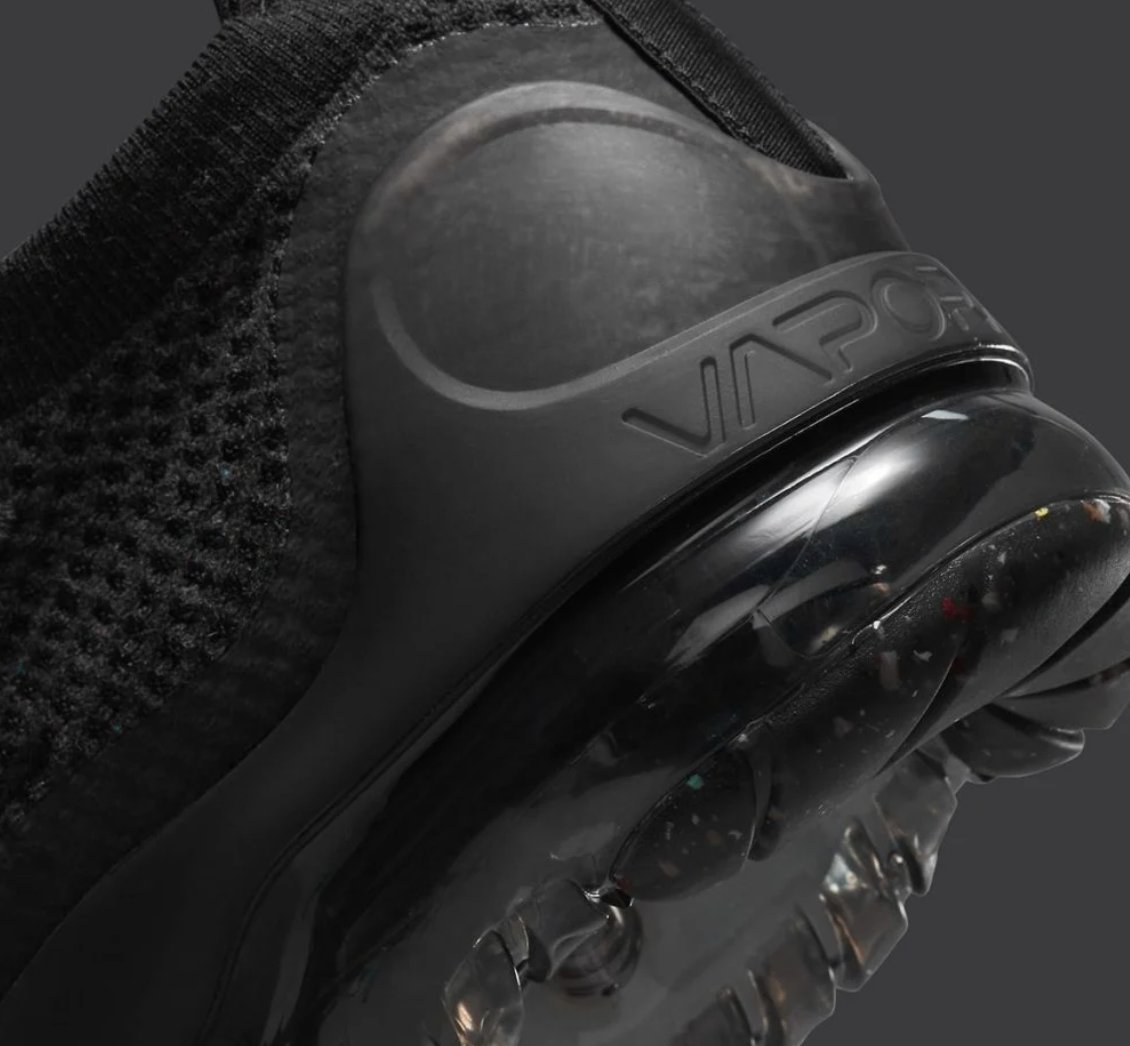 vapormax 2021 triple black