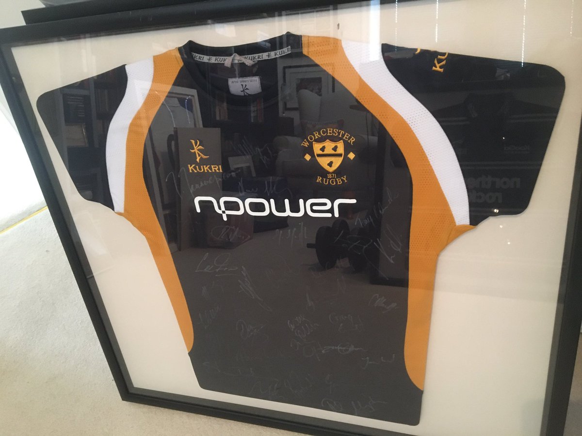 ColinVeitch1's tweet image. I’ve listed 3 x signed/framed shirts on eBay to raise money for the @MNDoddie5 Foundation. Please share to any fans interested! @RugbySaracens @RugbyQuins @RugbyWorcs @FalconsRugby @Saracens 

rover.ebay.com/rover/1/710-53…