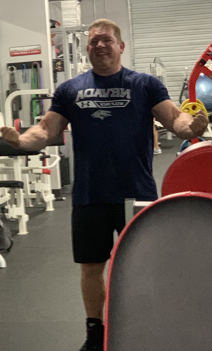 goldenjames82's tweet photo. 💯. I look at it this way. I can sit around and tell war stories, and reminisce about what I used to be, while being sore... Or I can outwork them kids I coach, and know exactly why I’m sore 🤷🏼♂️. Role modeling comes in different packages. #blessedformyhealth #fitover52 #grind https://t.co/YQ95kJKQOp