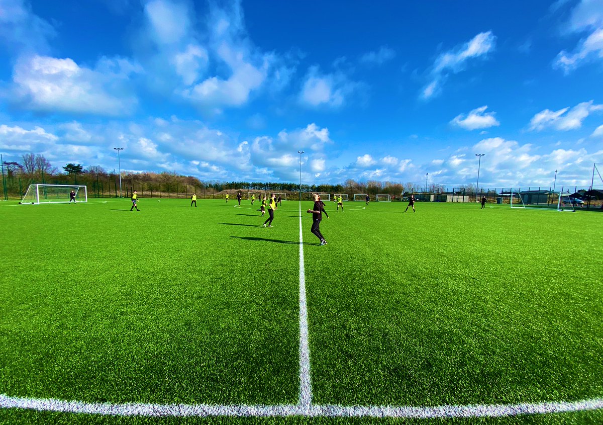 AFCFyldeAcademy's tweet photo. πͺ | TRAINING
Our FA Youth Cup Squad are BACK!
Really great to see the lads smiling, working hard and it all continues with our Full Time training schedule.
#BackOnTheGrass #FullTimeFootball https://t.co/J6BIRIMgPg