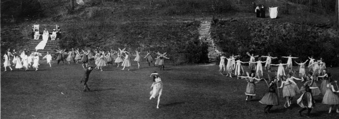 don't worry if you think you missed the exhibition! join <a href="/athangeolas/">Athanasiou Geolas</a> for a special tour and closing remarks at today's reception. cornell.zoom.us/meeting/regist…