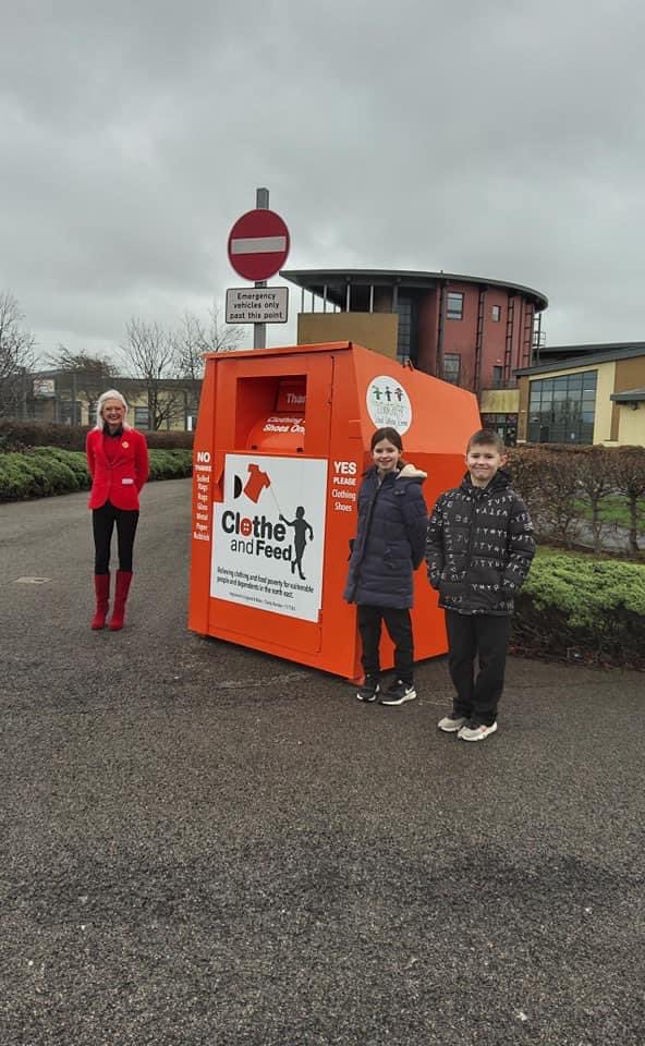 communityscs's tweet photo. Every day more schools are signing up for donation banks. #uniformpoverty will be a thing of the past soon enough 😀 https://t.co/liQg8iG5cK
